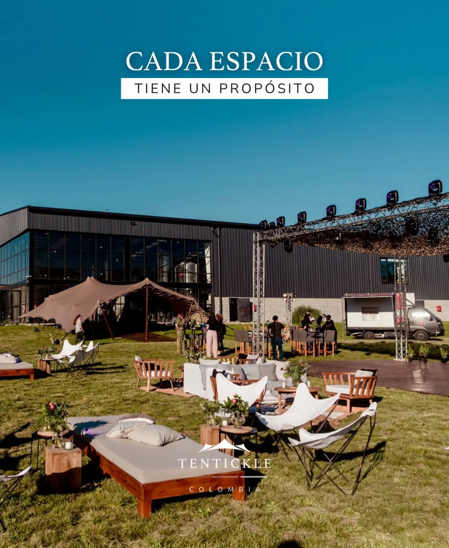 Mientras nuestras carpas beduinas crean áreas amplias, elegantes y funcionales, las redes de sombreo complementan el montaje, ofreciendo zonas de descanso, circulación y encuentro con el mismo cuidado por el diseño ✨️

Dos soluciones que trabajan juntas 🤍

Cuéntanos cómo imaginas tu evento. ¡Lo haremos realidad! 🔛